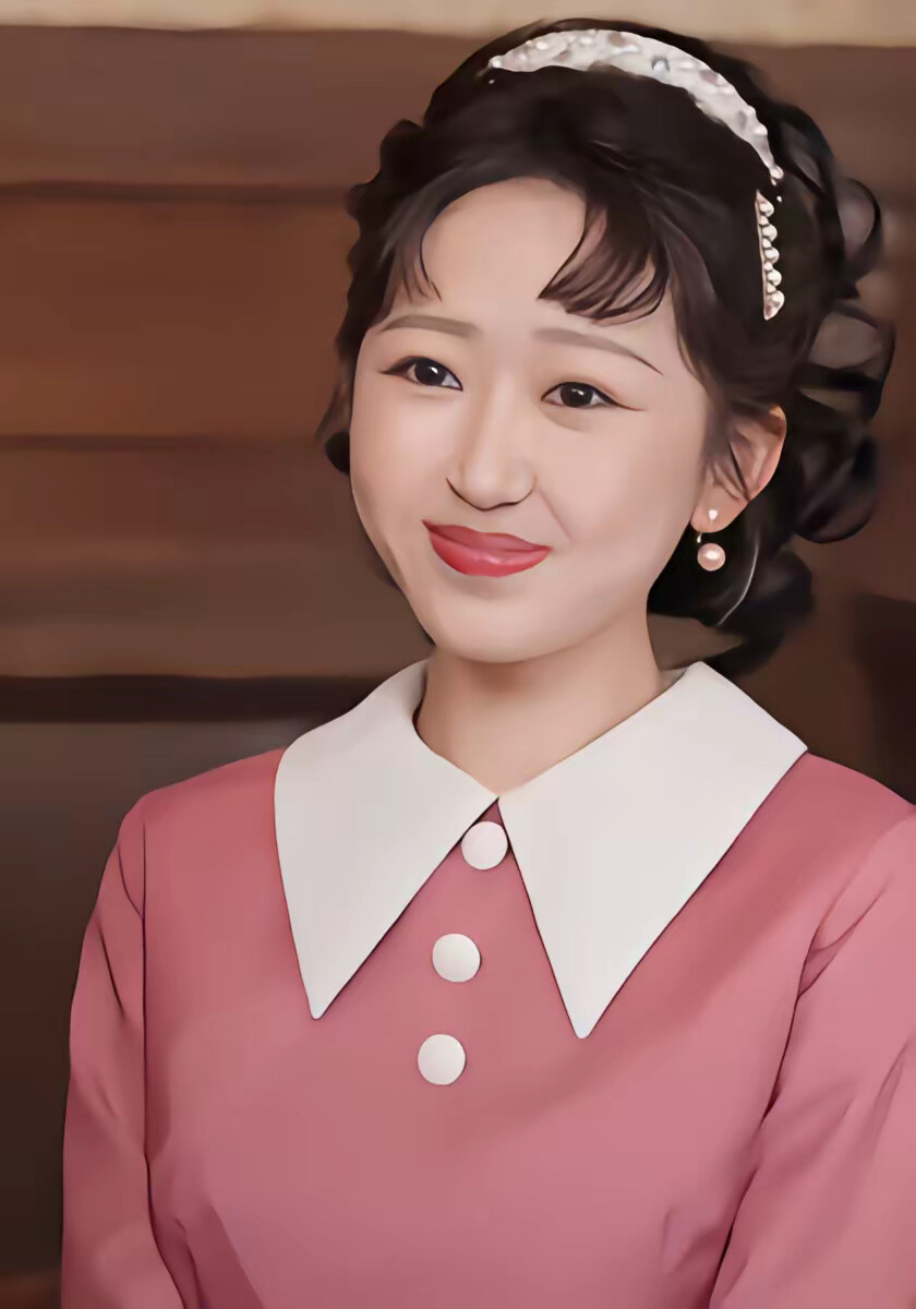 《锦鲤夫人爱吃瓜,读心少帅偏宠她》剧照