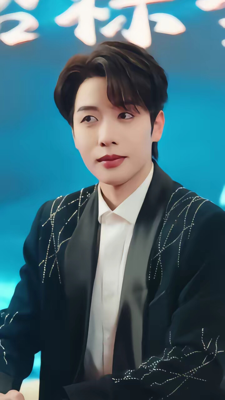 《若星辰皆指向你》剧照