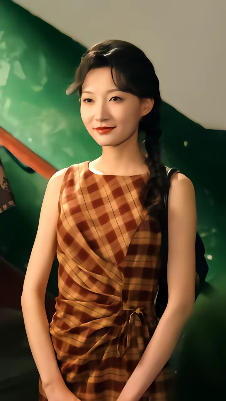 《玄学老祖穿八零,搬空全家去寻夫》剧照