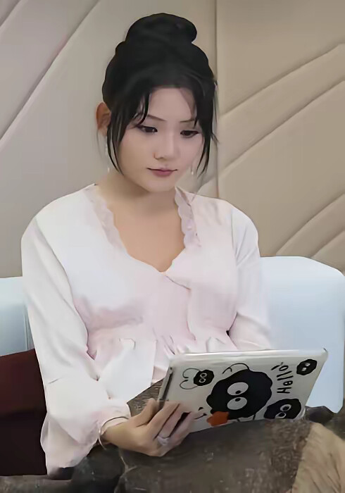 《玄学千金驾到,谭总请接收》剧照