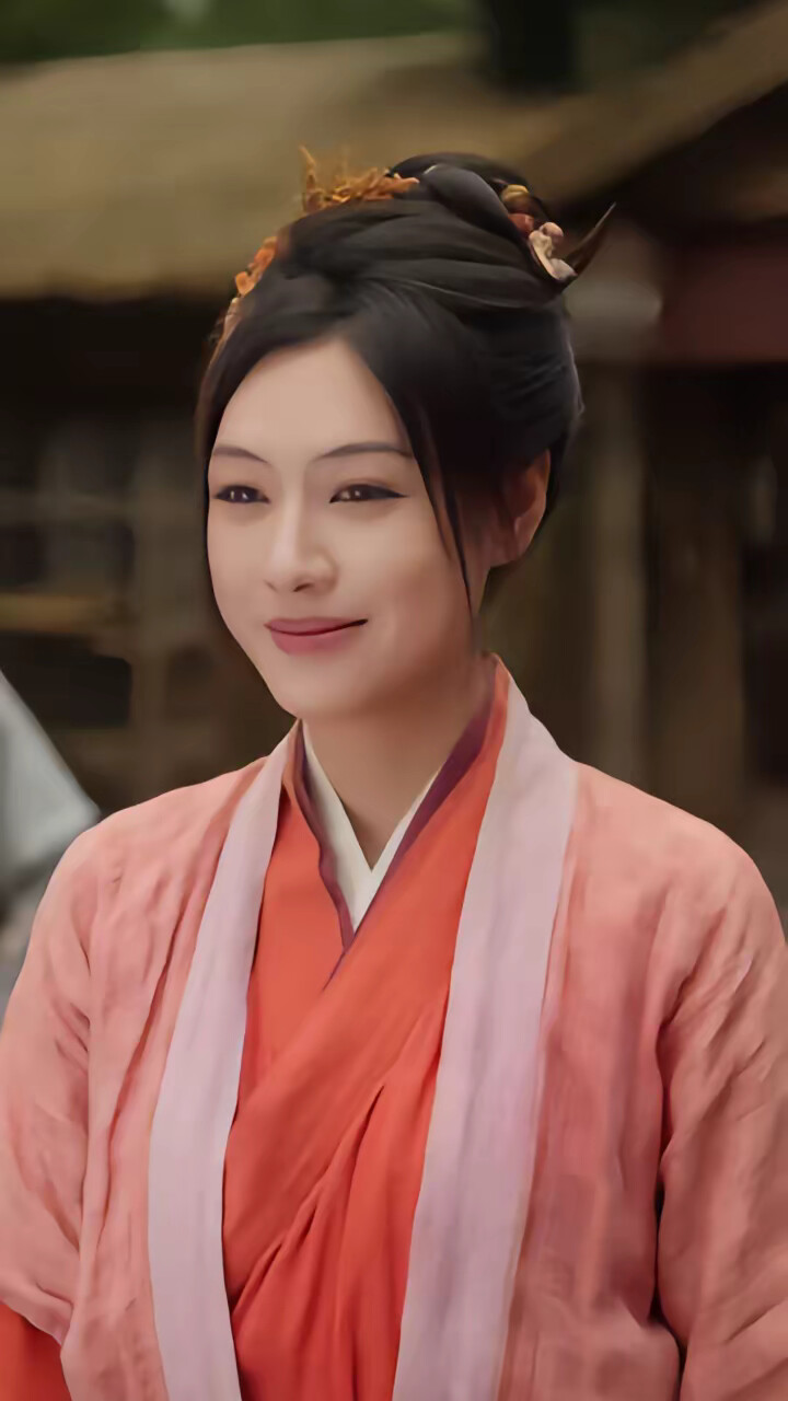 《饥荒年,我捡垃圾带全家吃肉》剧照