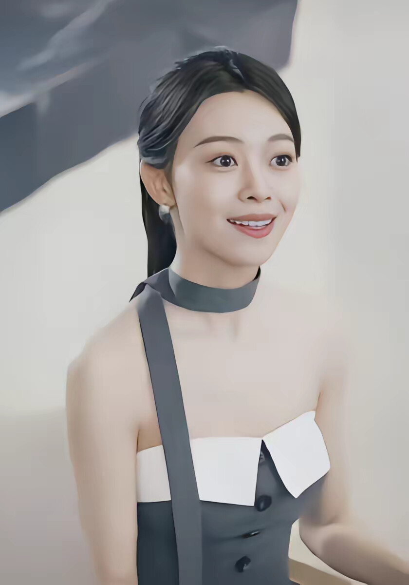 《开局和女神领证:激活宝箱系统》剧照