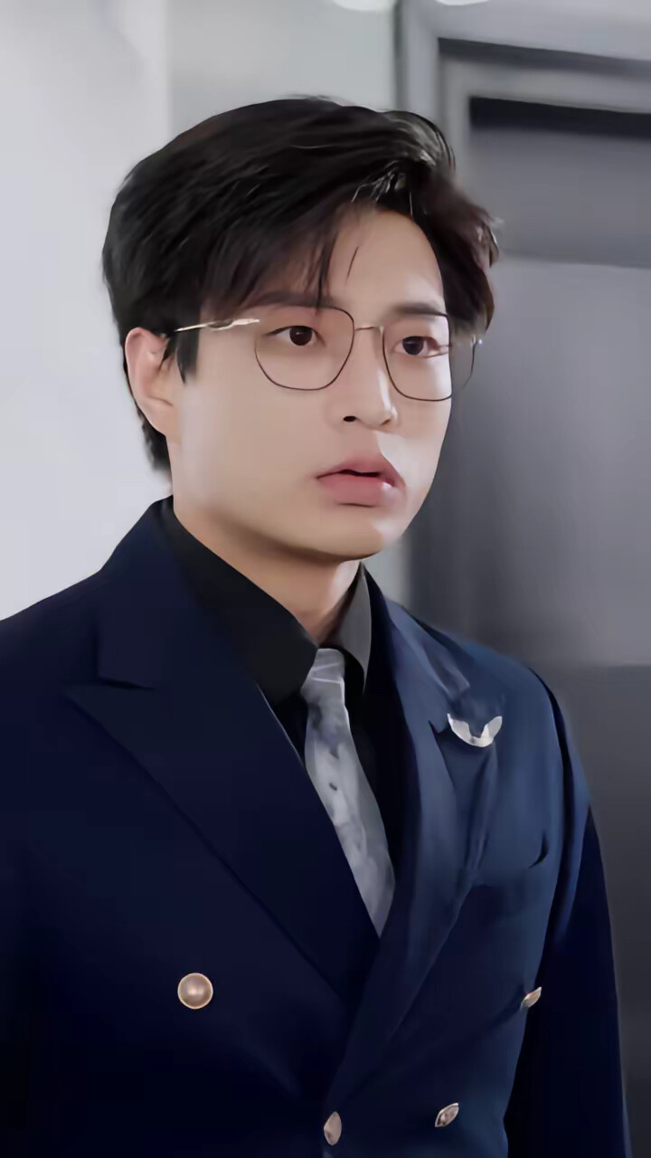 《恋爱脑死后,我重回巅峰》剧照