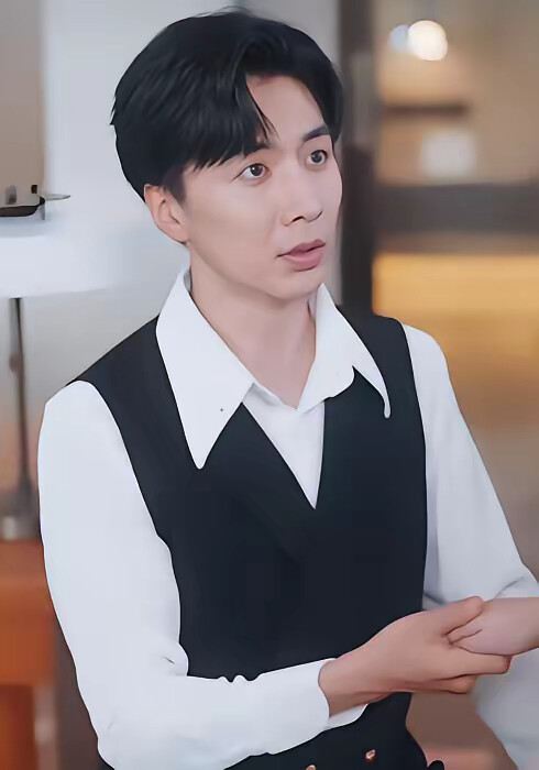 《离婚当天,才知心机死对头暗恋我十年》剧照