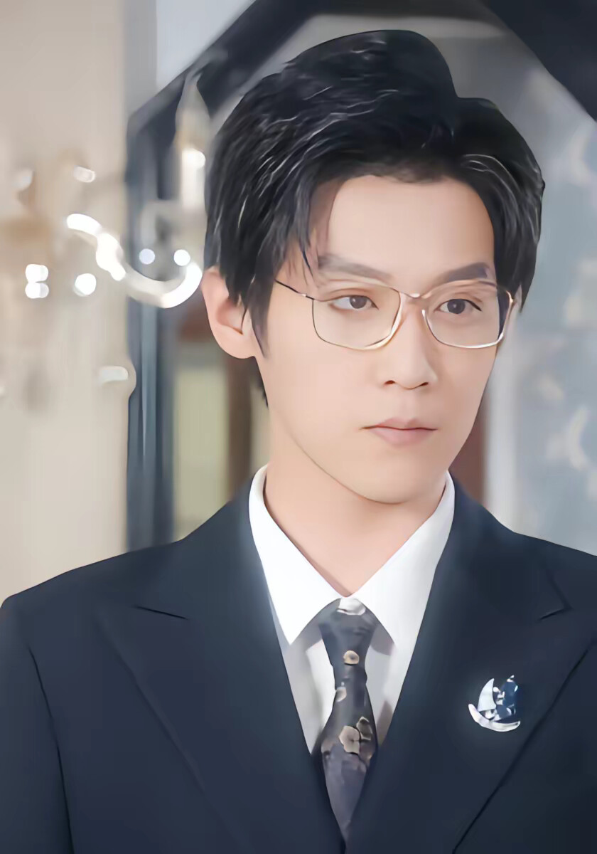 《夫人会赊刀,全城开始预言》剧照