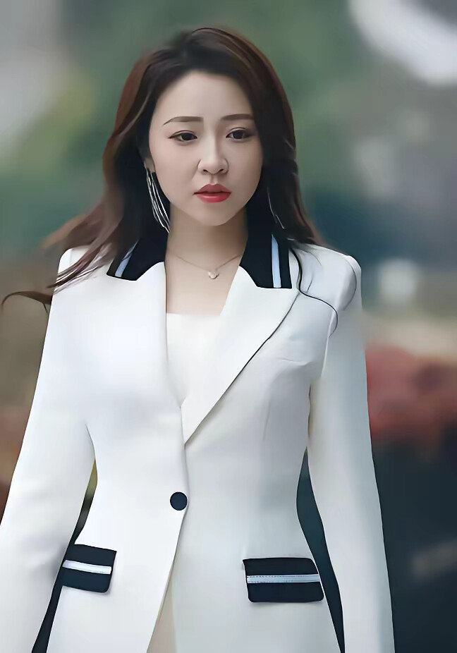 《返聘后我一鸣惊人》剧照