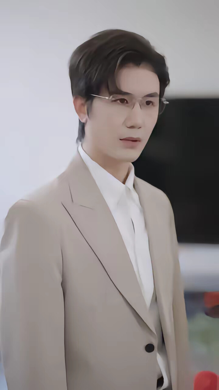 《隐姓埋名五年她凭崽崽逆风翻盘》剧照