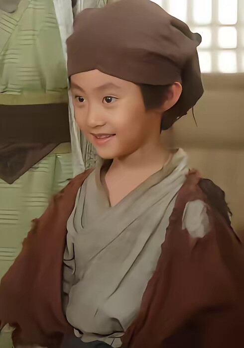 《饥荒年,我捡垃圾带全家吃肉》剧照