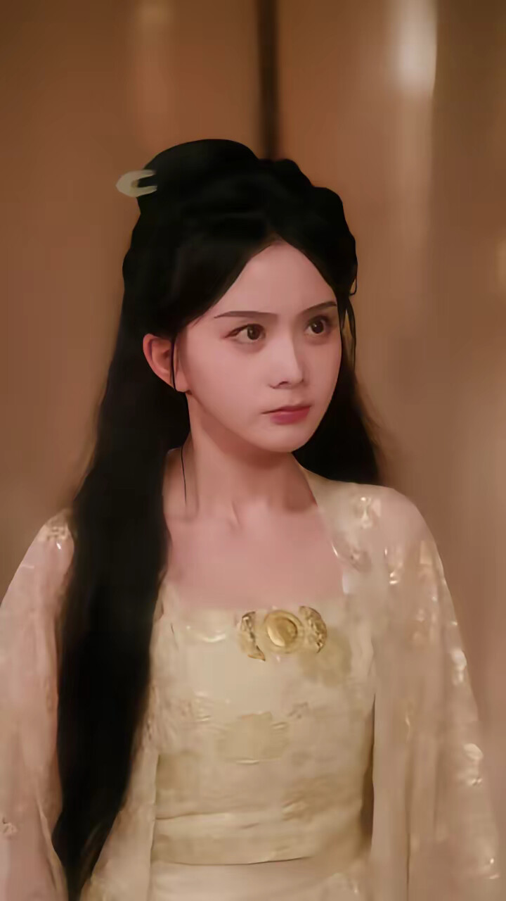 《帝后互殴,但全宫都在磕CP》剧照