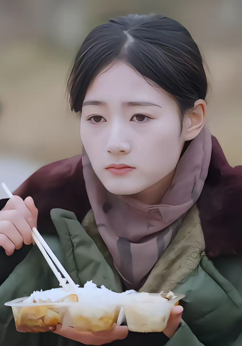 《哥哥们开门,我下凡来救全家啦》剧照