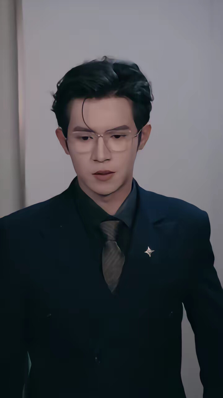 《闺蜜网恋我奔现,炮灰女配要翻盘》剧照