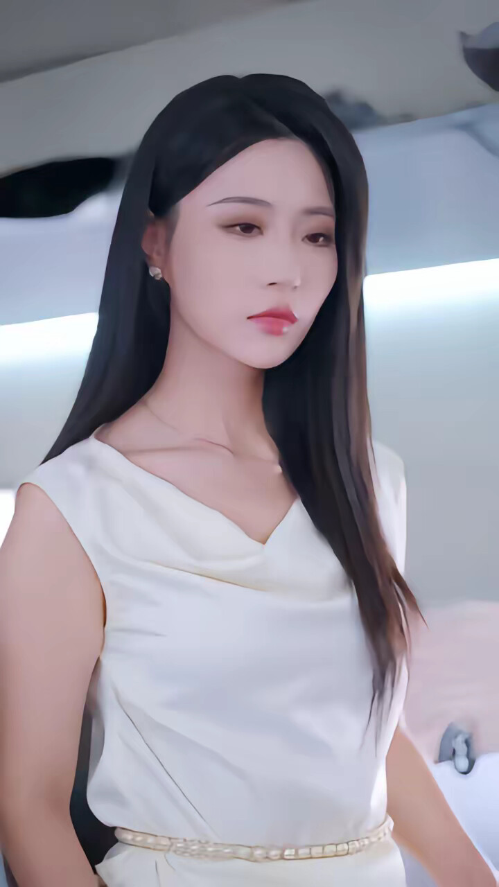 《国庆抢座上热搜,大小姐的身份曝光了》剧照