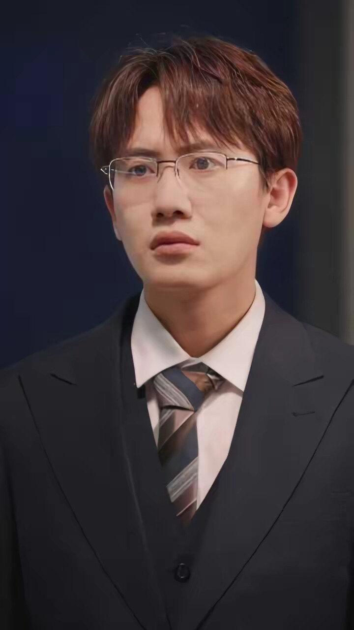 《裁员后美女总裁后悔了》剧照