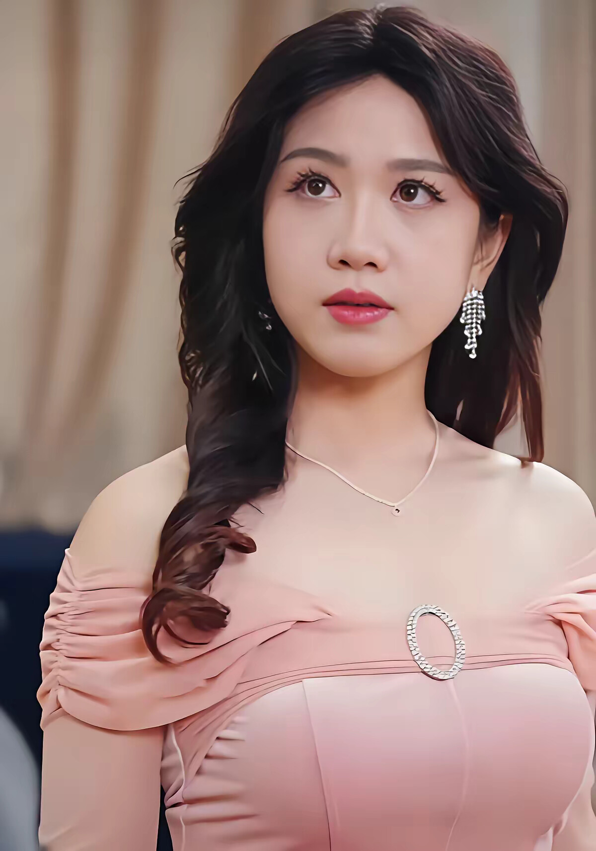 《自坠深渊》剧照