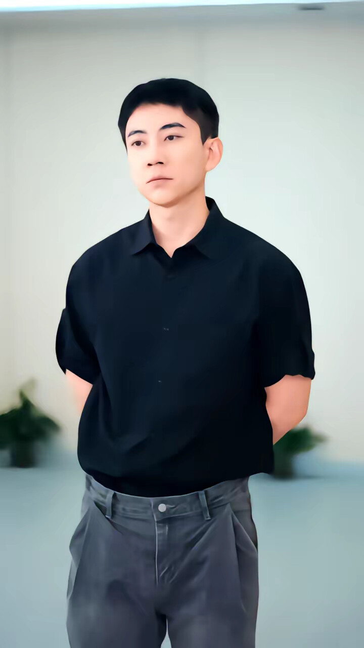 《穷小子的恋爱秘籍:花钱就返现》剧照