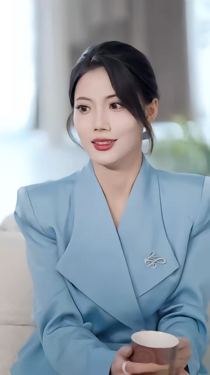 《我刚离婚,系统就来了》剧照
