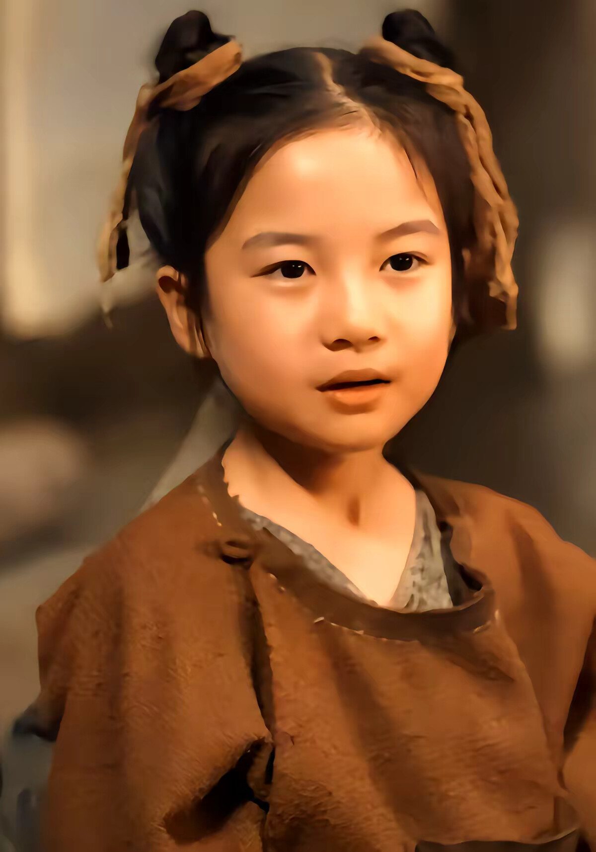 《饥荒全村吃草根，我带全家顿顿肉》剧照