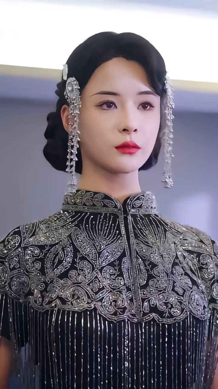 《修无情道五百年的我下山了》剧照