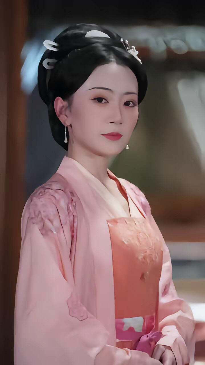 《锦鲤降世,炮灰家人偷听我心声》剧照