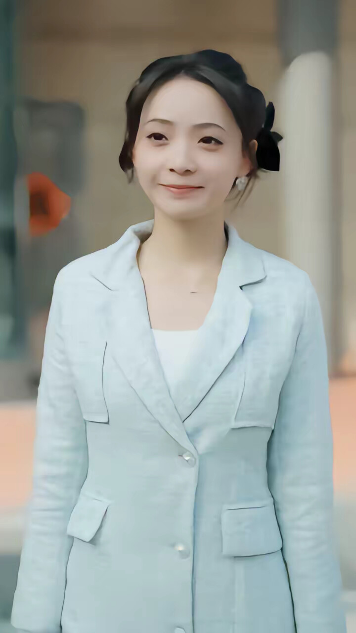 《炮灰女配不当恋爱脑》剧照