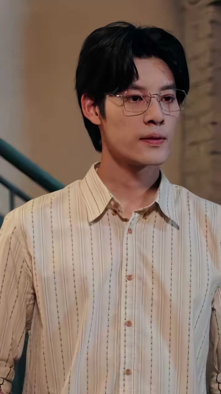 《下乡前我搬空了家举报了他》剧照