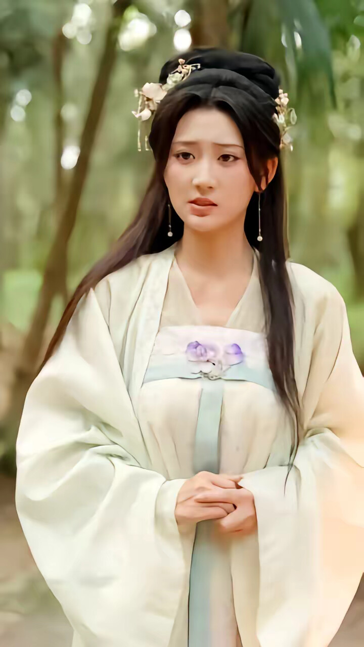 《好运旺荒年，乌鸦宝宝带继娘吃肉》剧照