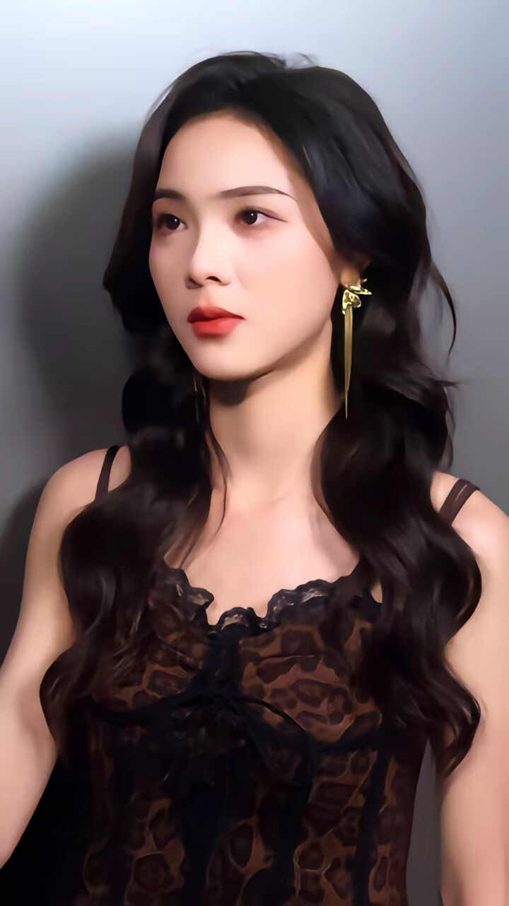 《玫瑰勾火》剧照