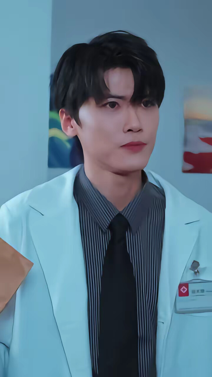 《医途暗涌之情疏意远》剧照