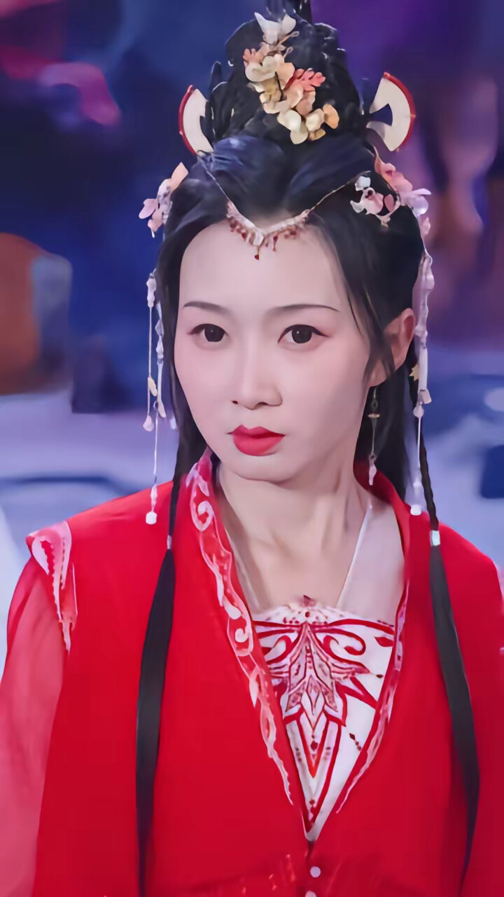 《驭兽师很稀有，她一抬手万兽臣服》剧照