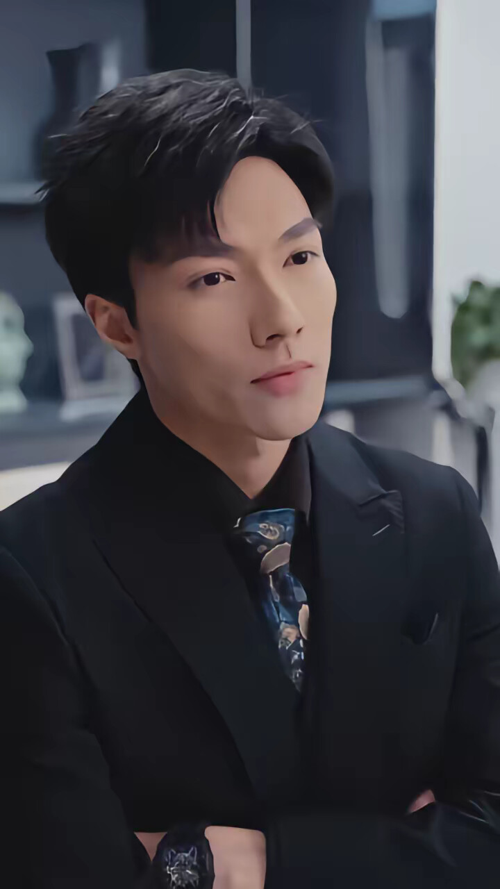 《救命！我和前女友们做同事》剧照