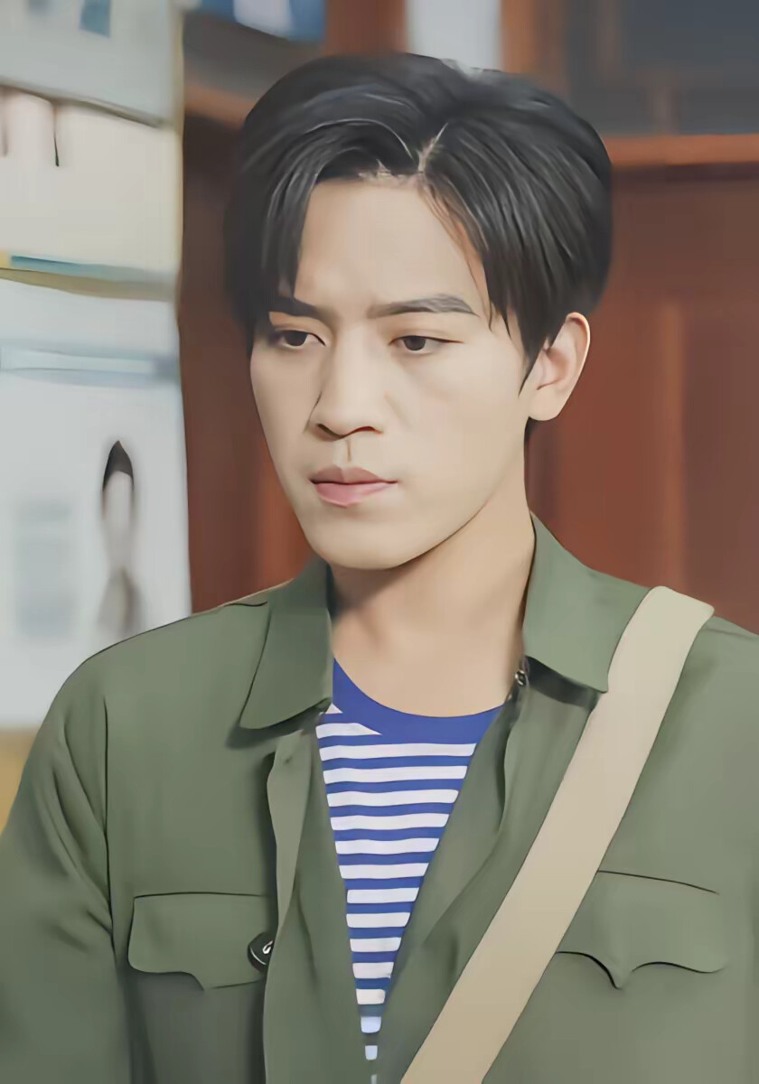 《重生八零：携妻共创商业帝国》剧照