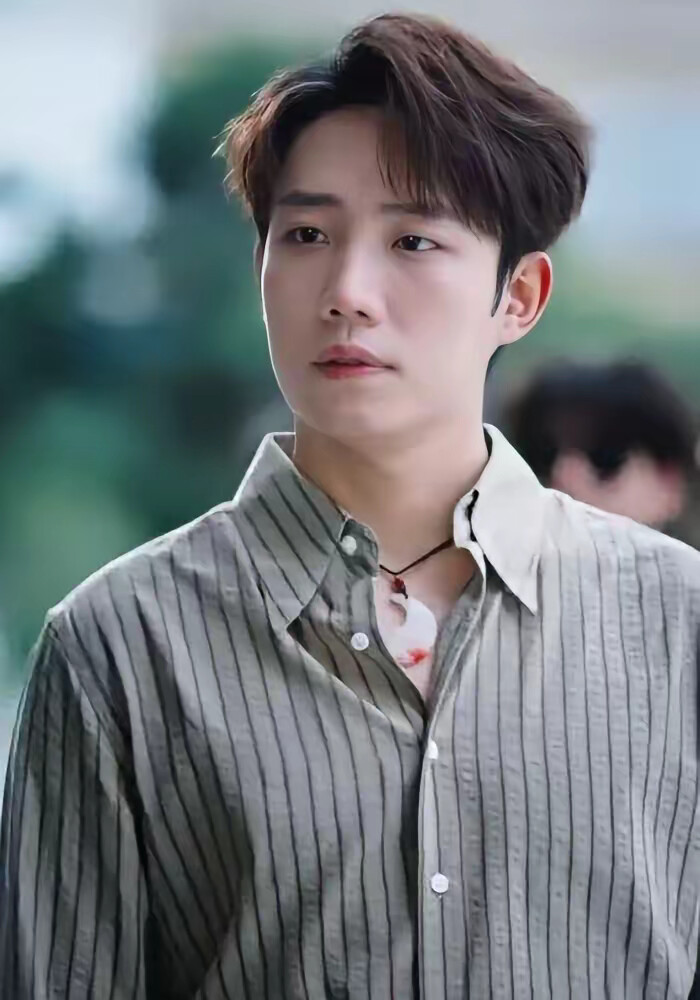 《订婚宴假爸爸身份瞒不住了》剧照