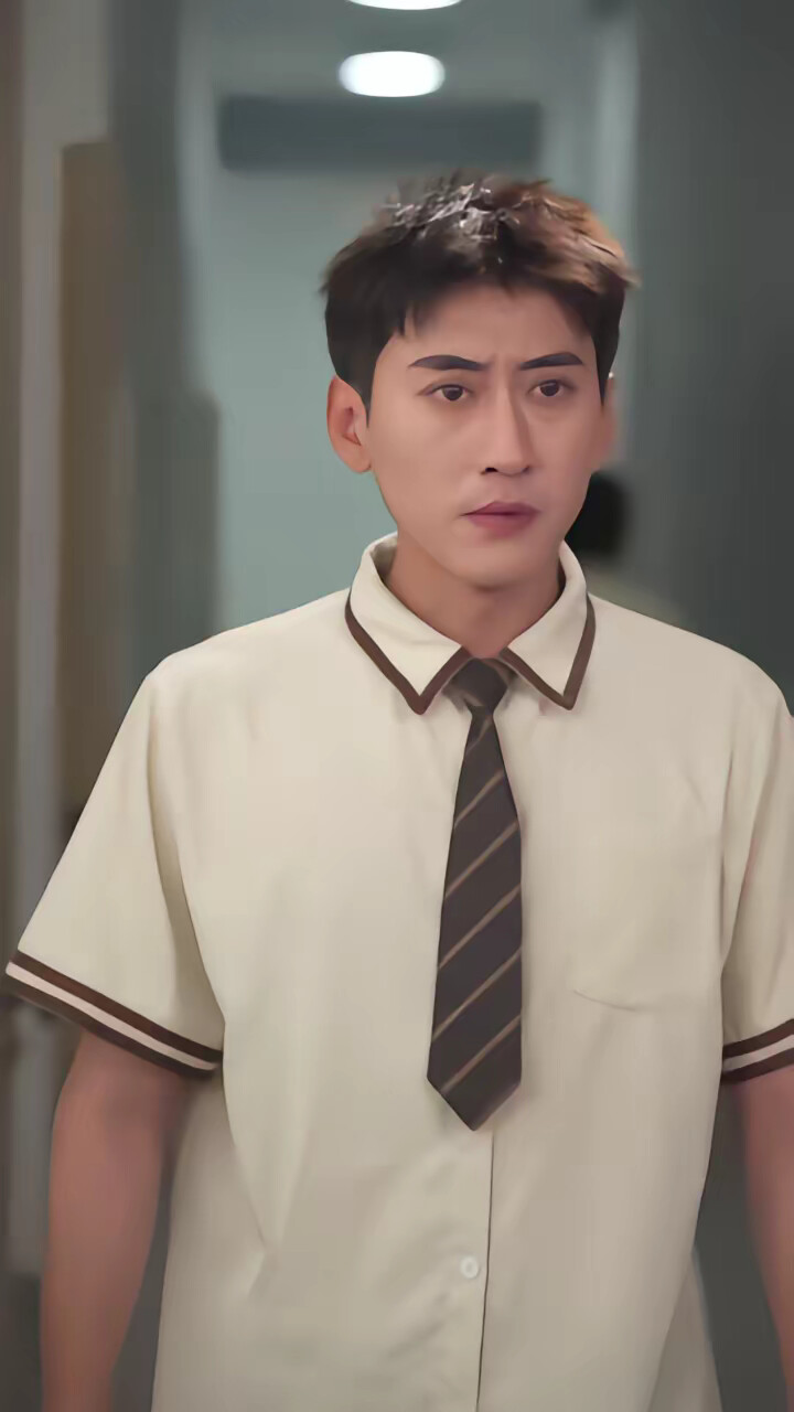 《重生异世界，和校花谈恋爱》剧照