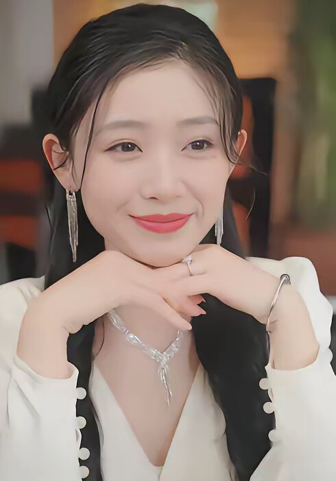 《米其林餐厅打卡，我逮到了前夫的亲亲小蜜》剧照