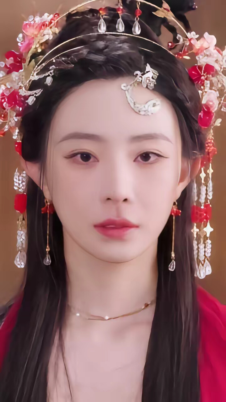 《什么！师尊竟是女帝》剧照