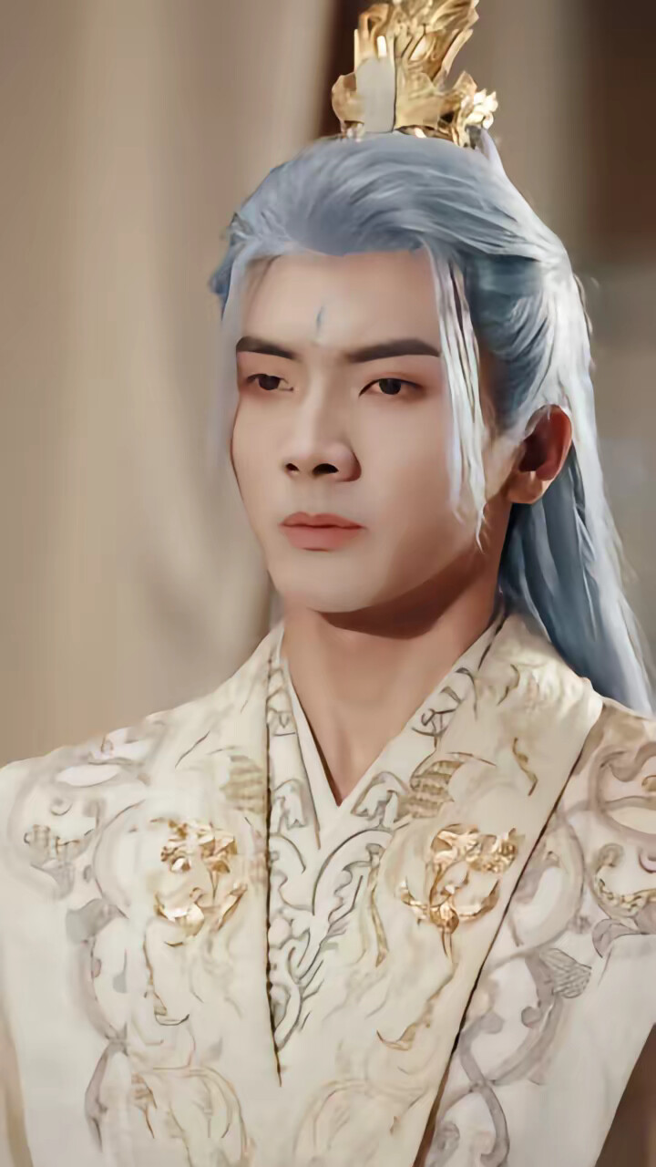 《师尊修为尽失后，宠妻系统来了》剧照