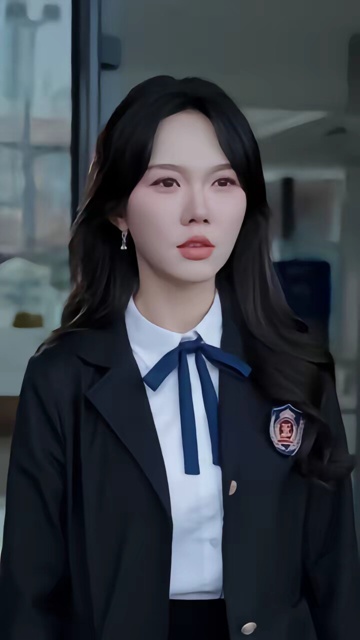 《高岭之花爆雷后，大小姐在线排雷》剧照