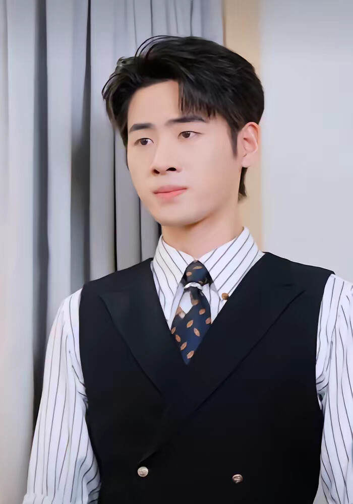 《面具之下的他》剧照