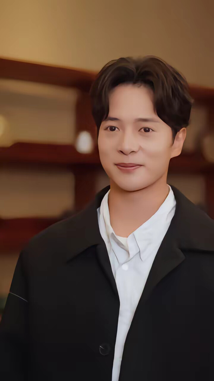 《消费十倍返利！我成了商界新贵》剧照