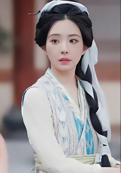 《犹为离人照落花》剧照