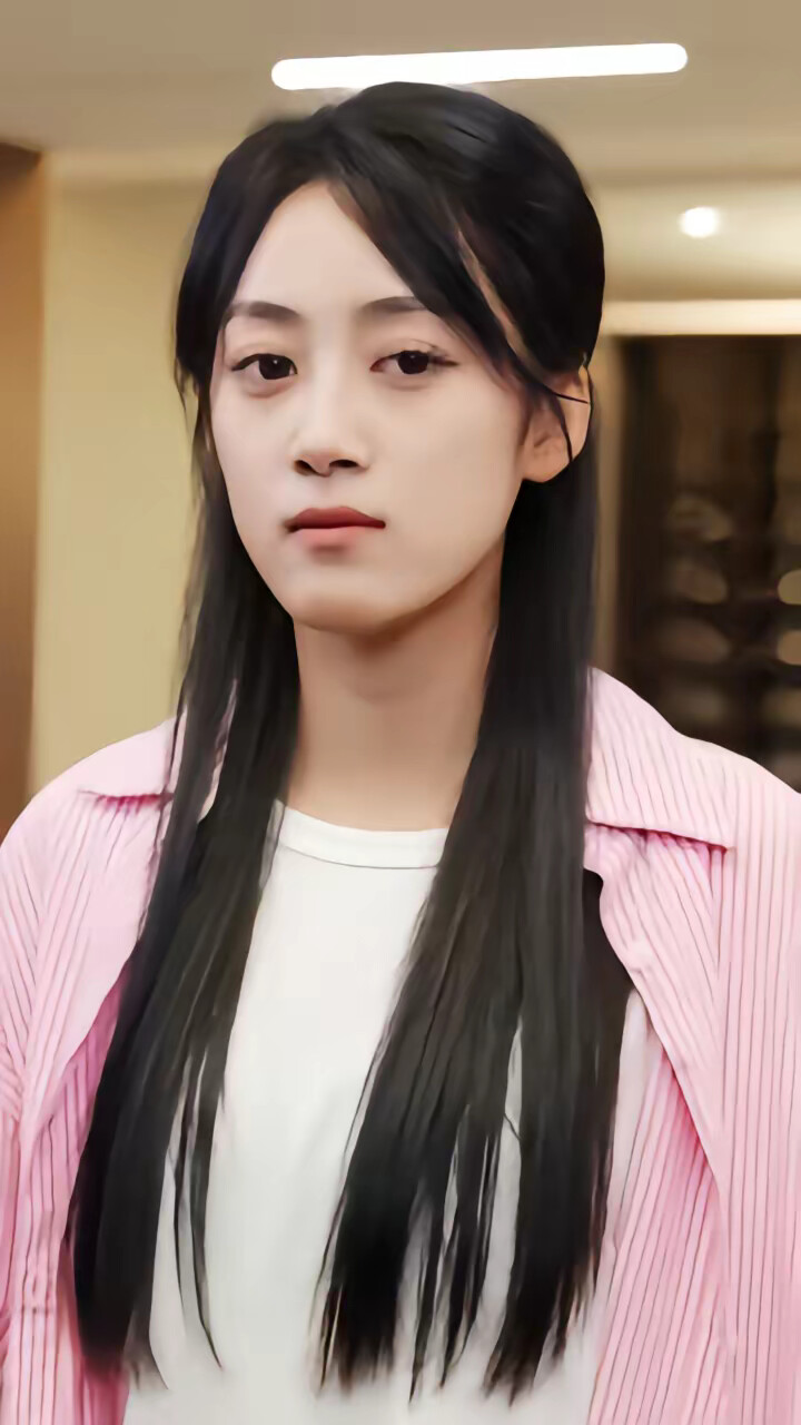 《晚星不借光，自成烈焰》剧照