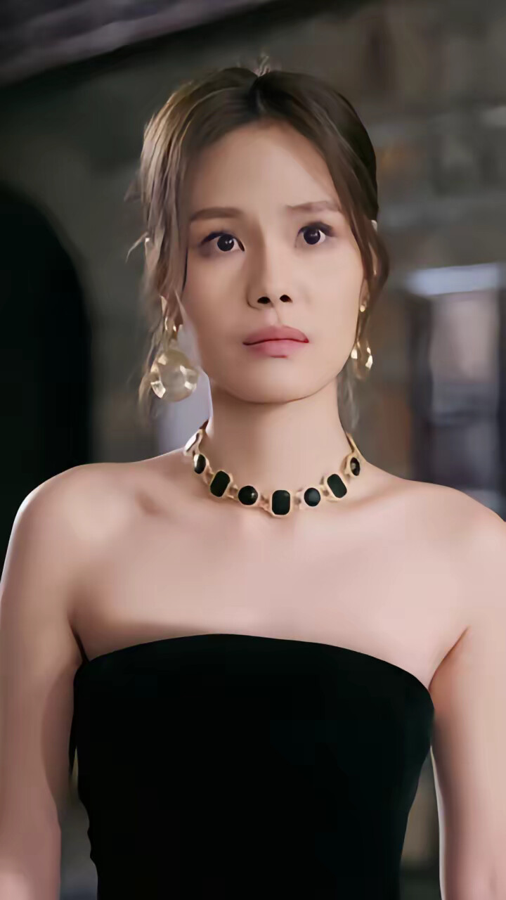 《红酒女王的神叨叨大叔》剧照