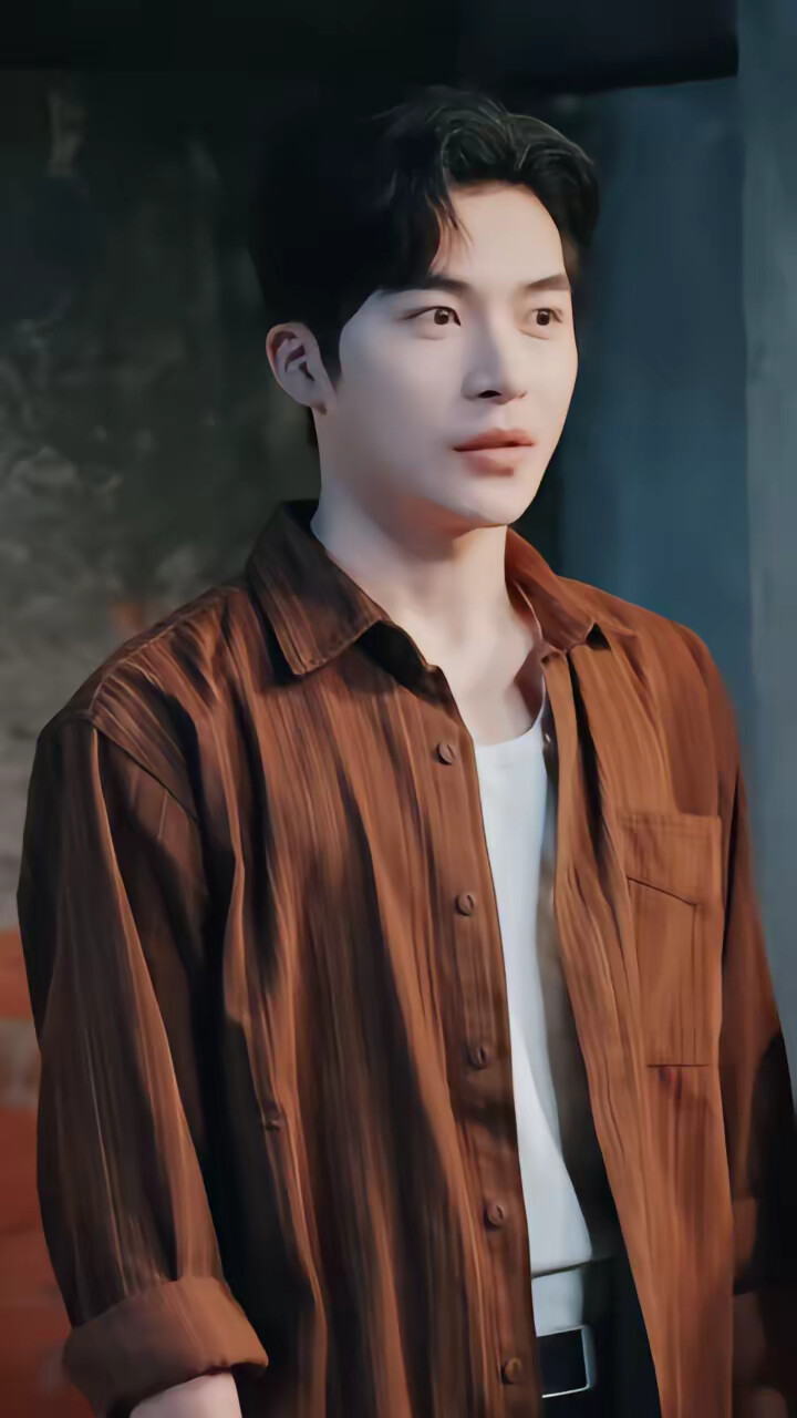 《魂穿七零，抢个厂长当老公》剧照