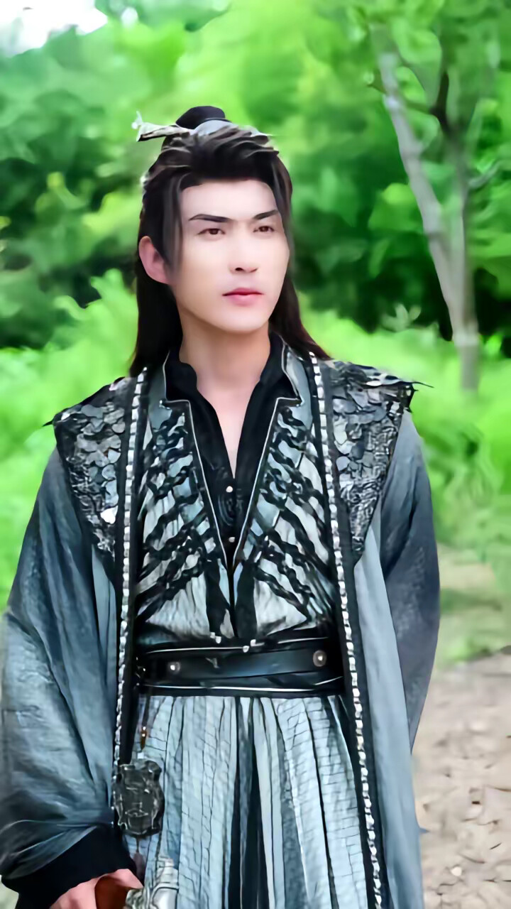 《我悟性满级你让我剑冢守墓百年》剧照