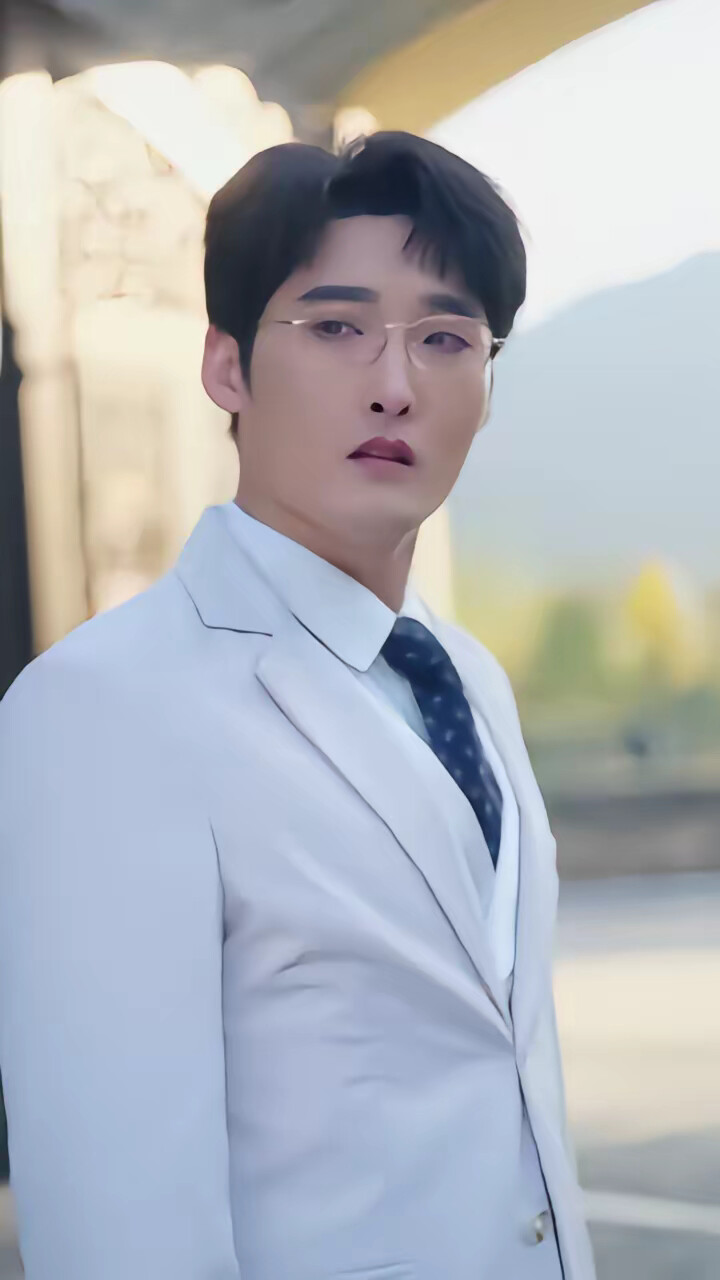 《蛇年有喜之小草进城》剧照