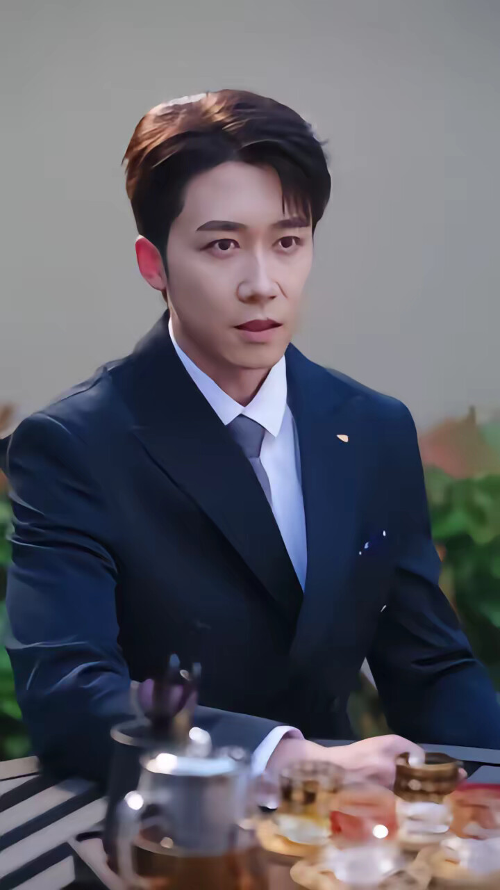 《商先生偏宠白月光》剧照