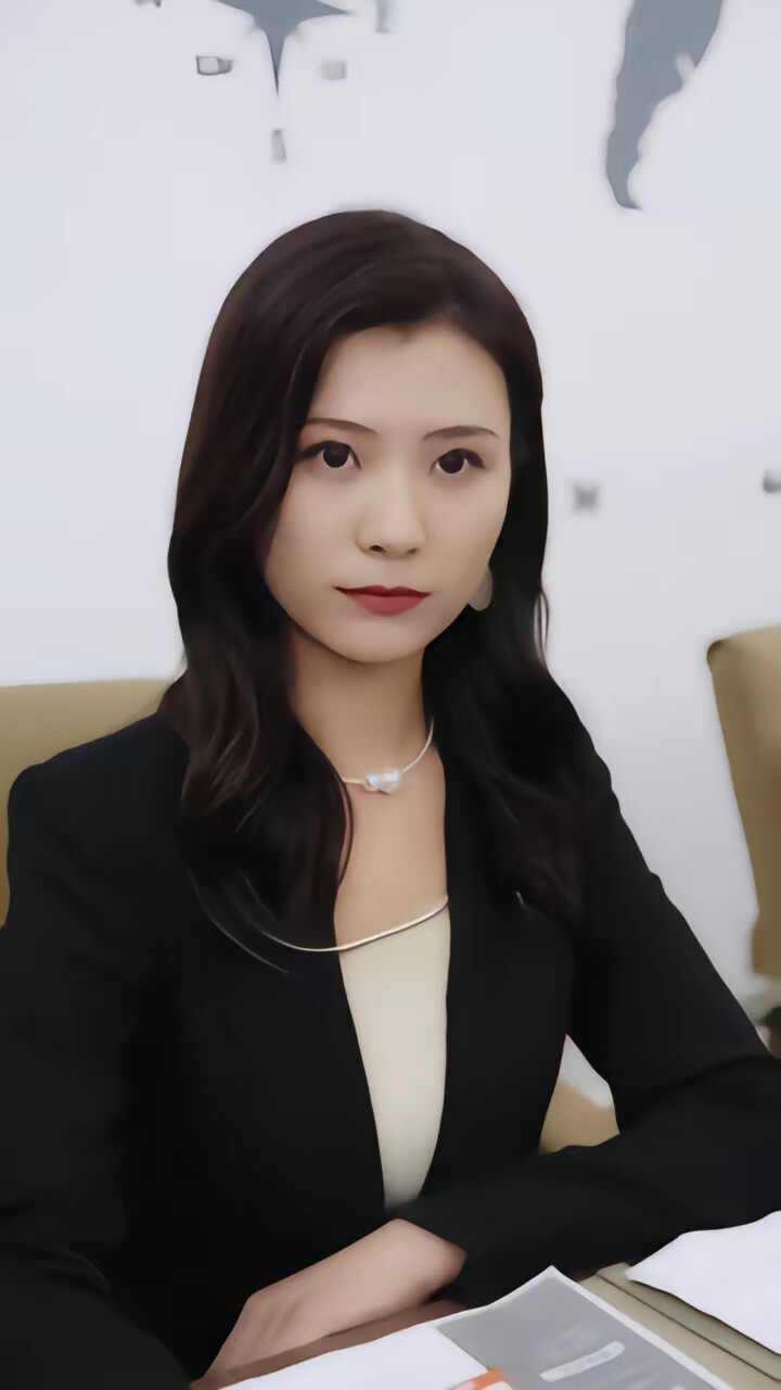 《离职后，我被前上司缠上了》剧照