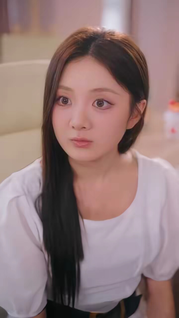 《网恋失败后我成了全网白月光》剧照