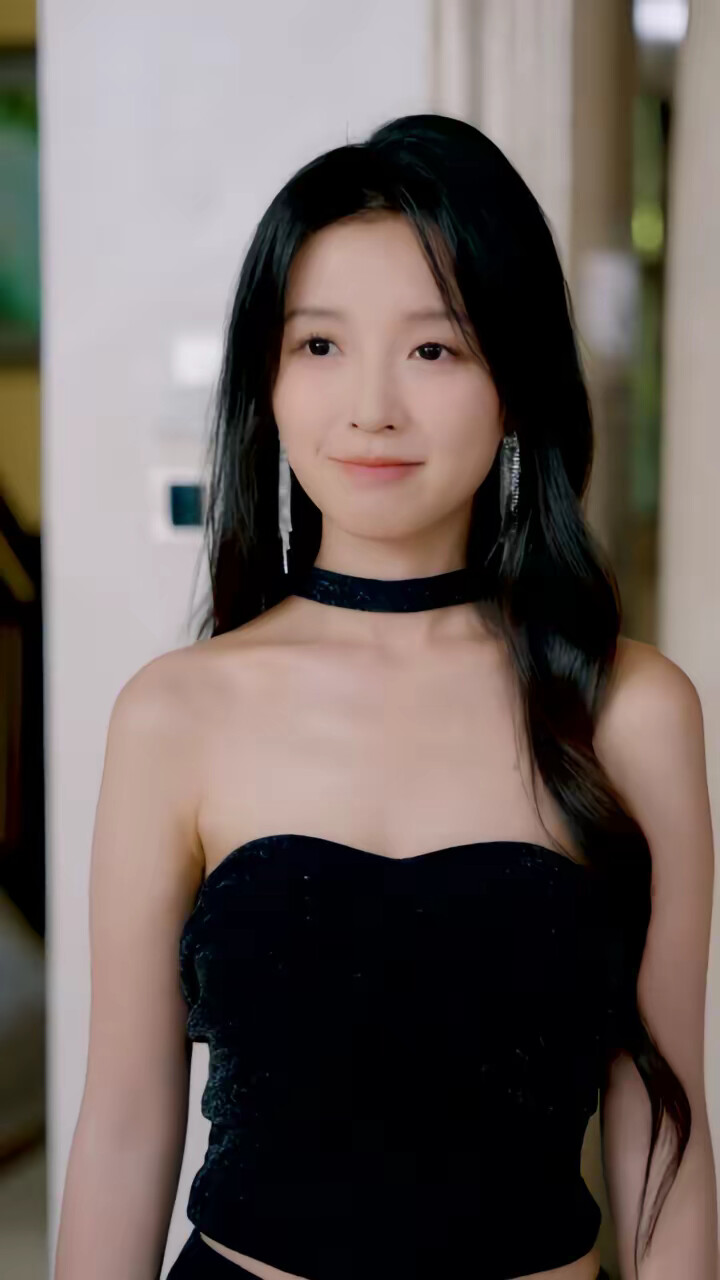 《开局相亲被拉黑，系统你正经吗》剧照