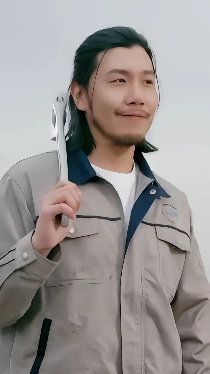 《红酒女王的神叨叨大叔》剧照